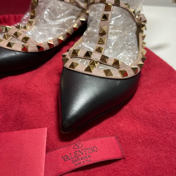 VALENTINO ROCKSTUD PUMPS IN BLACK PATENT LEATHER - Picture 2 of 7